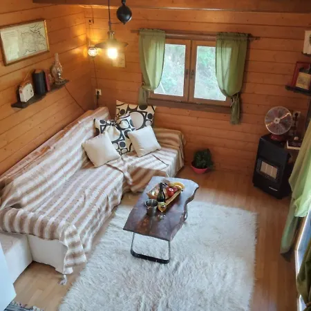 το σπιτάκι του σπύρου Oinokhorion