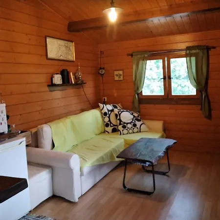 το σπιτάκι του σπύρου Oinokhorion